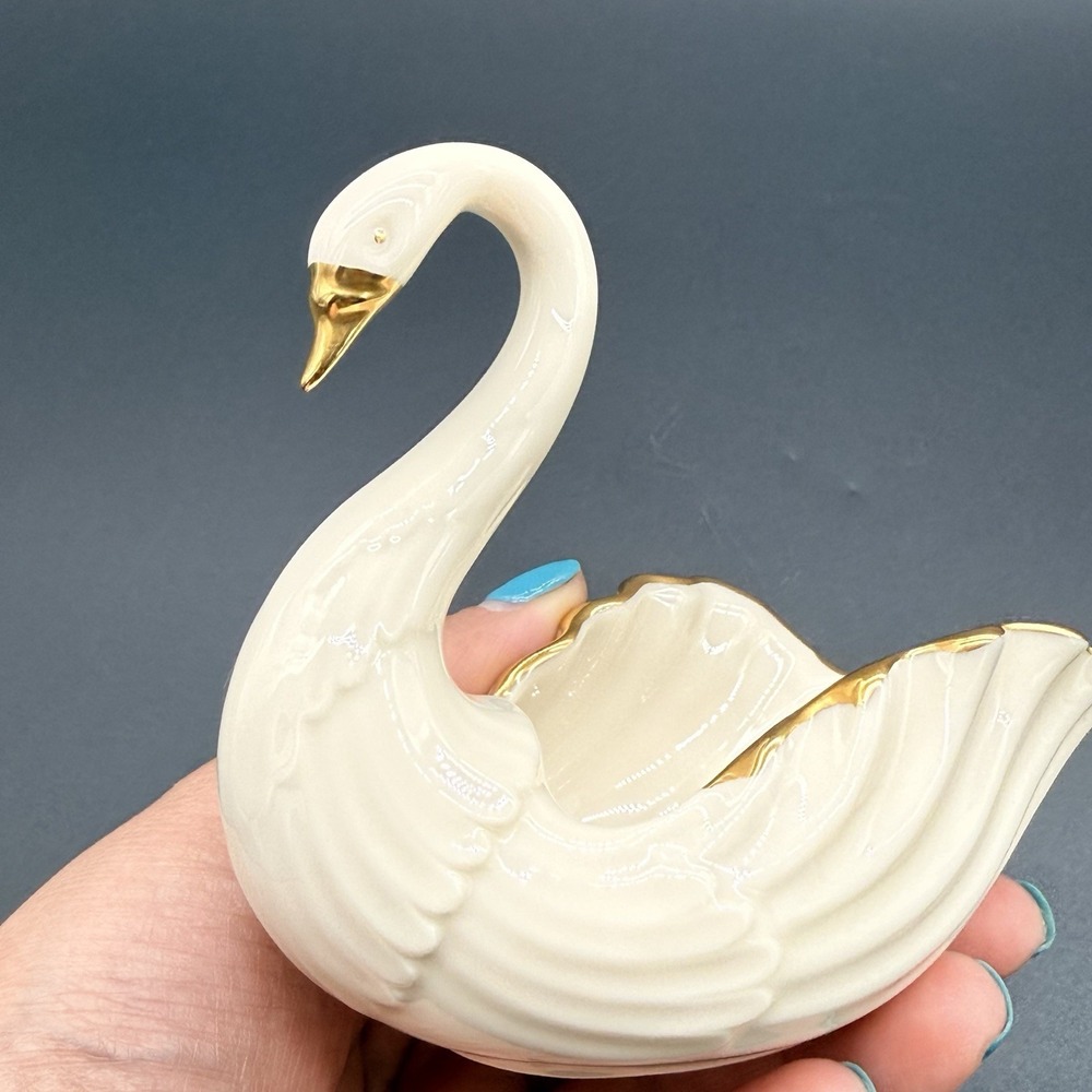Vintage Lenox Swan Trinket Dish 24K Gold Trim Ivory Porcelain Wedding Cake Top - Picture 7 of 8